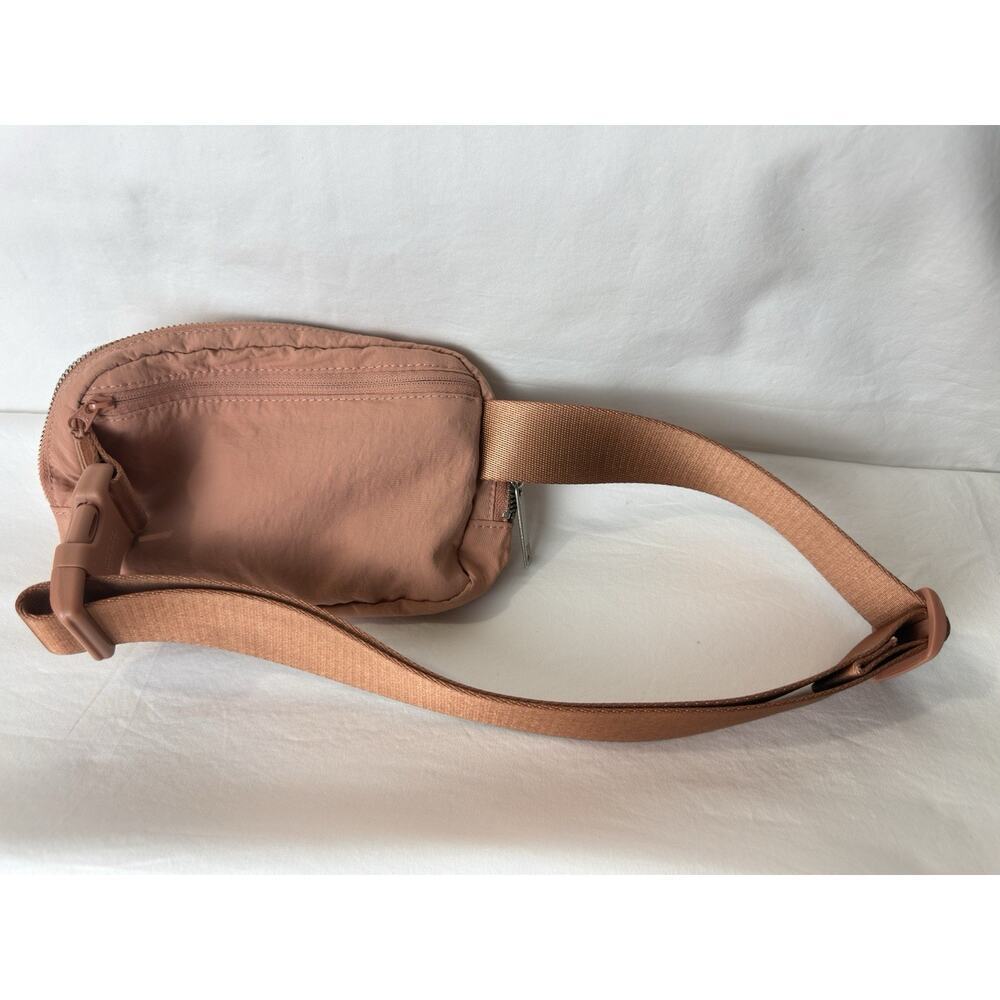 Lululemon Everywhere Belt Bag Crossbody Salmon Orange Small Versatile Pouch - Picture 3 of 14